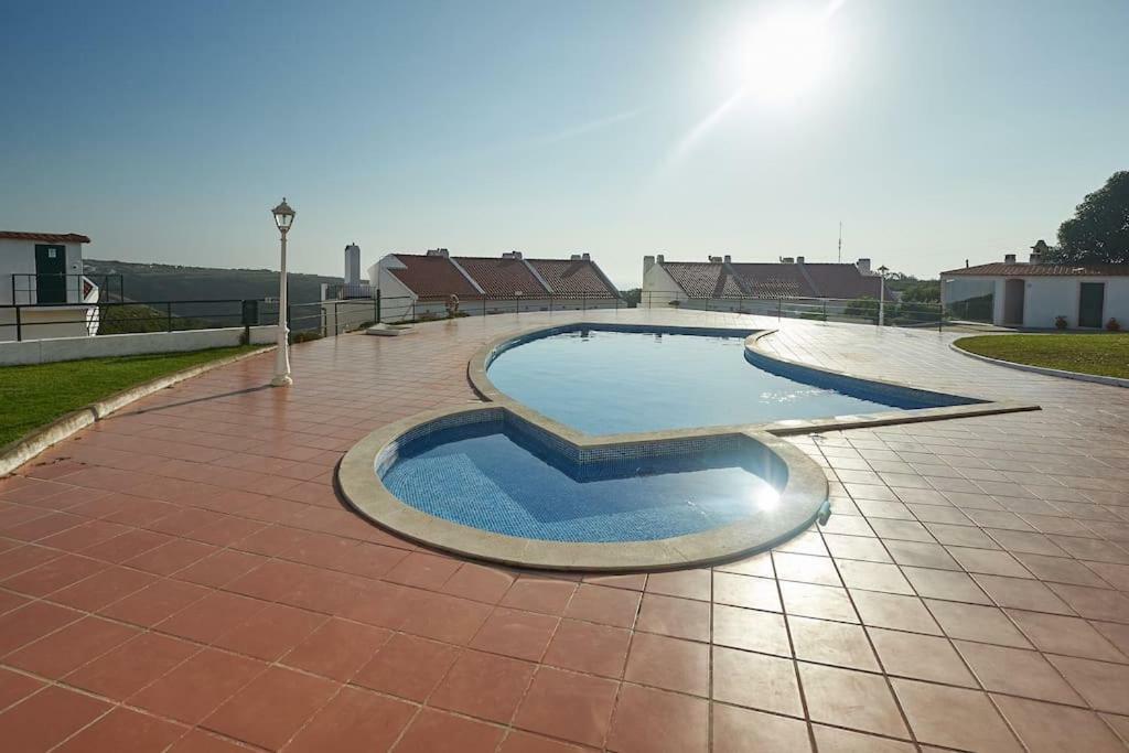 אריסרייה Coral Villa מראה חיצוני תמונה