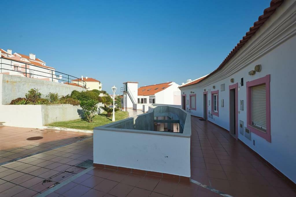 אריסרייה Coral Villa מראה חיצוני תמונה