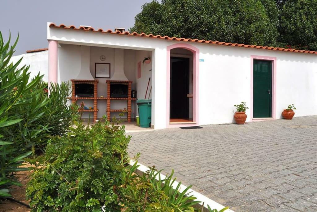 אריסרייה Coral Villa מראה חיצוני תמונה