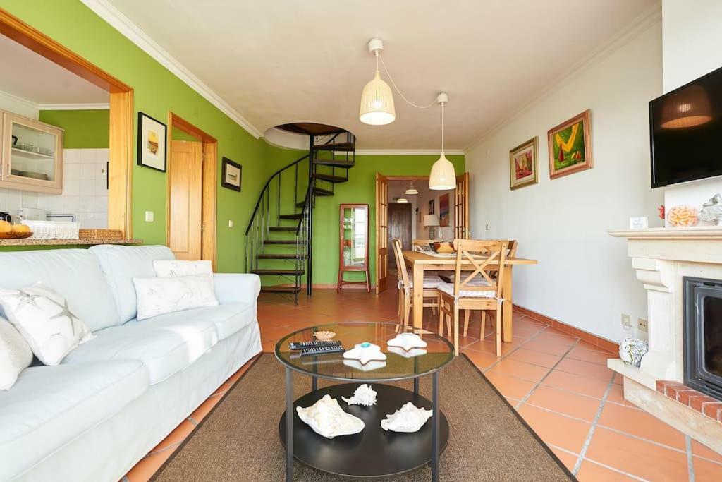 אריסרייה Coral Villa מראה חיצוני תמונה